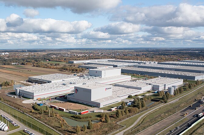 In Stryków, Poland, the two Progroup plants form one of the world’s largest production sites for corrugated board sheets.